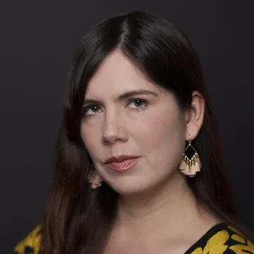 Elizabeth James's photo