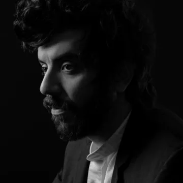 Kaveh Akbar's photo